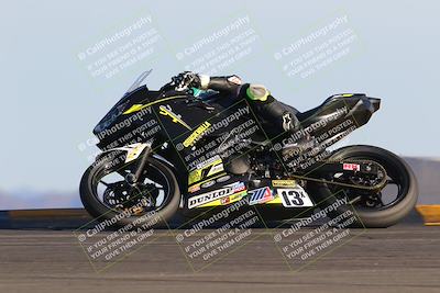 media/Dec-04-2022-CVMA (Sun) [[e38ca9e4fc]]/Race 12 500 Supersport-350 Supersport/